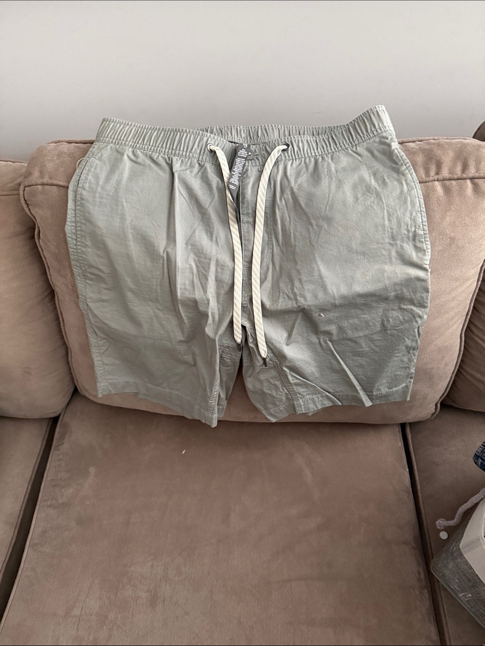 Vuori Light Sage Elastic Drawstring Hybrid Shorts